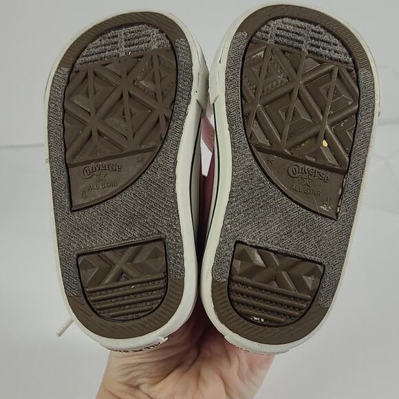 Converse Chuck Taylor Infant SZ 4 Pink White Low Top All Star Shoes Sneakers - Picture 6 of 8